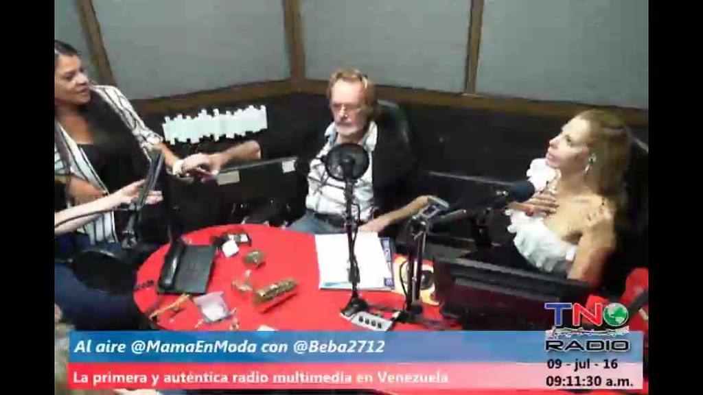 TNOradio's tweet photo. #enelaireya #mamaalamoda con @beba2712 y sus invitados de la galería del maestro @alexisdelasierra https://t.co/lSwfEnEaRF