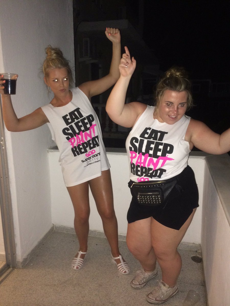 LaceyCotter's tweet photo. Happy birthday baby, hope you've had the best day. See you soon @debcumminsx 😘💃🏼🎉🎈💛 https://t.co/LZaZxbzOjj