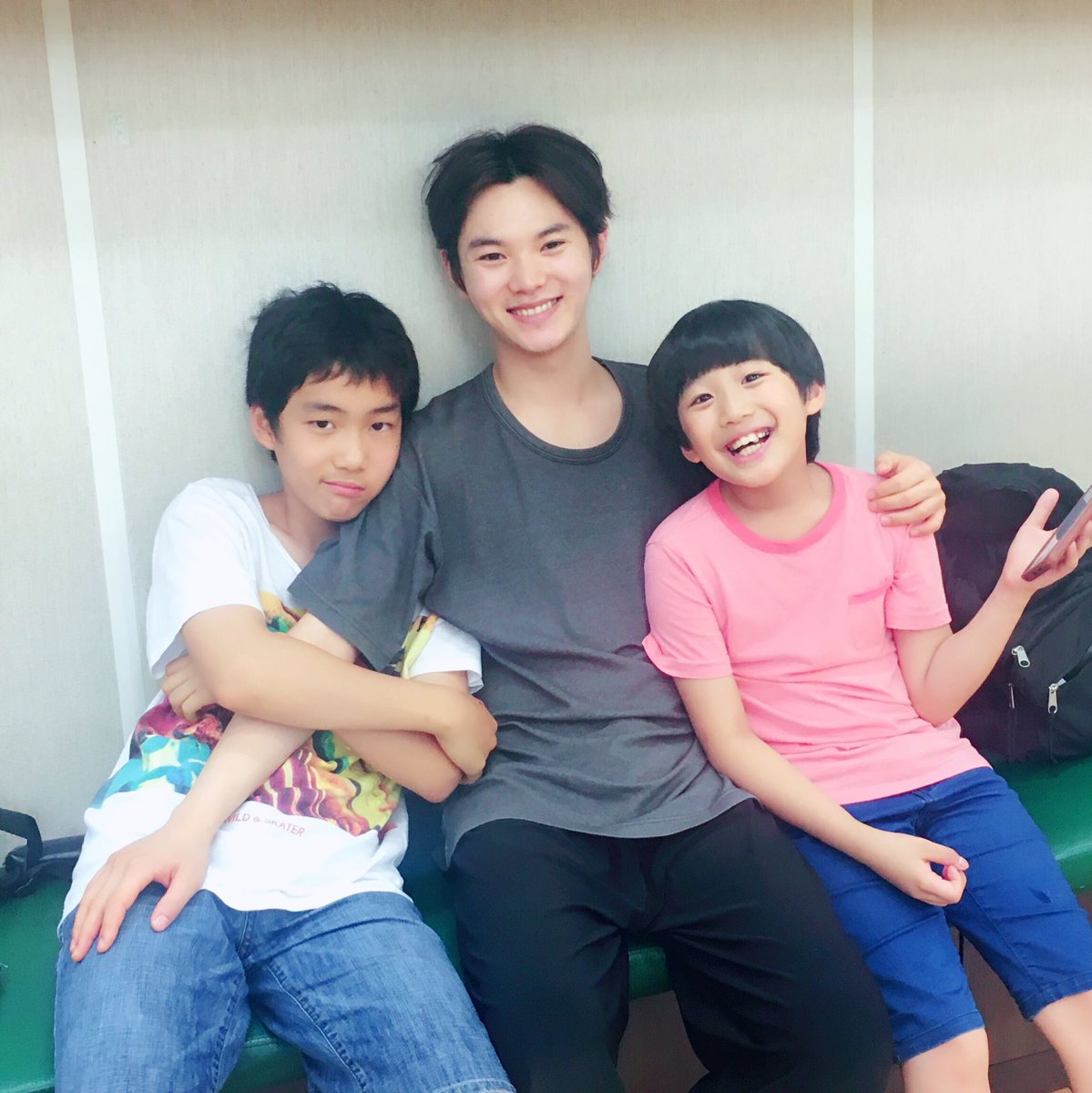 뜨거운 오늘도 연극 #햄릿더플레이 는 더 뜨겁게 연습했습니다!! 
#햄릿팀_막내_3인방 
#송광일 "내 밑으로 다 남아"
#탕준상 #정재윤