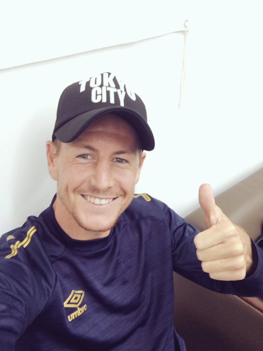 Thanks for the new hat from Fc Tokyo's biggest fan.#goodwin #wearetokyo 🔵🔴