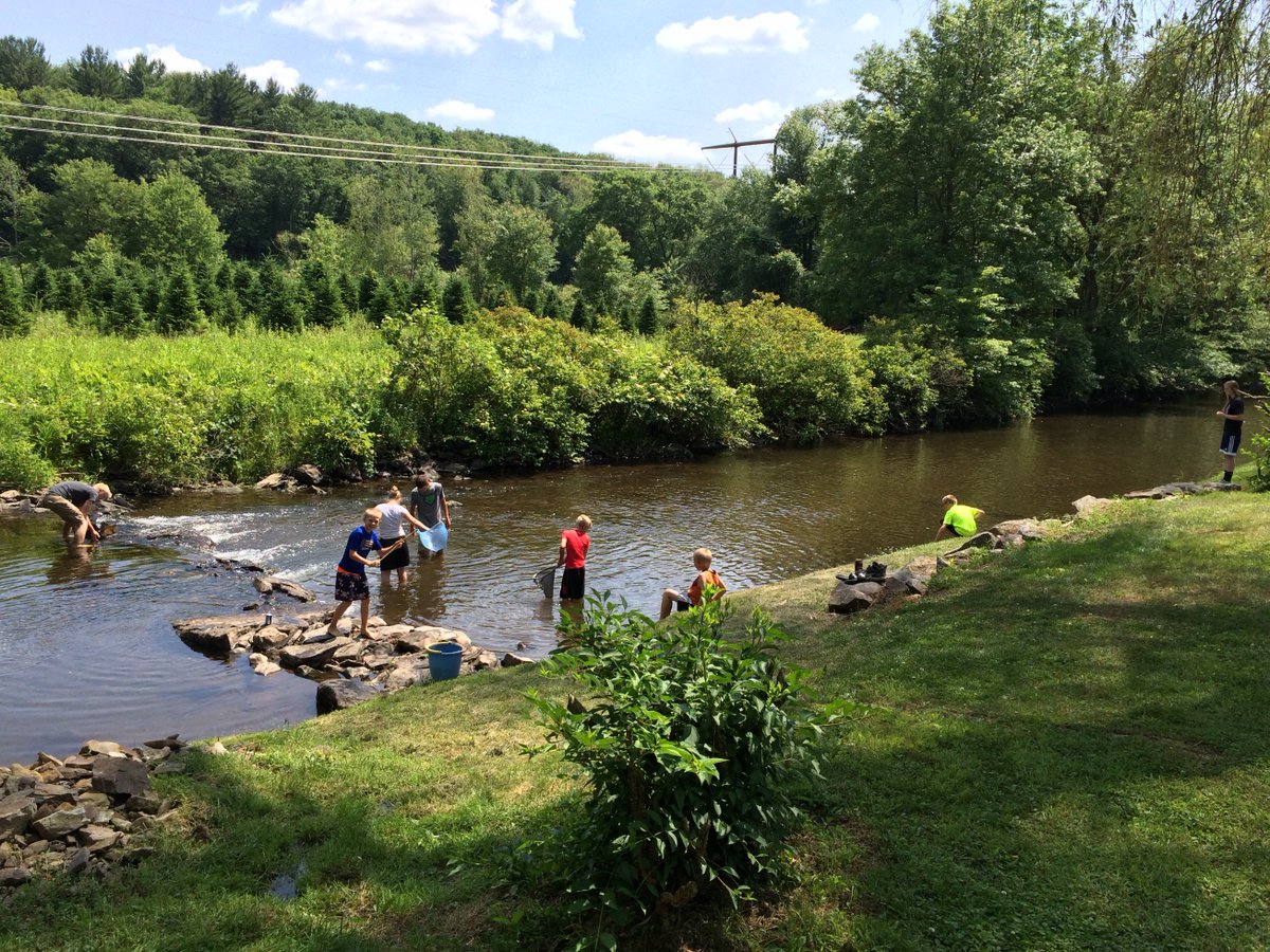 carowlands's tweet photo. One of my favorite childhood spots #creekplay #nextgeneration #cousins https://t.co/oTOEcqjLnu