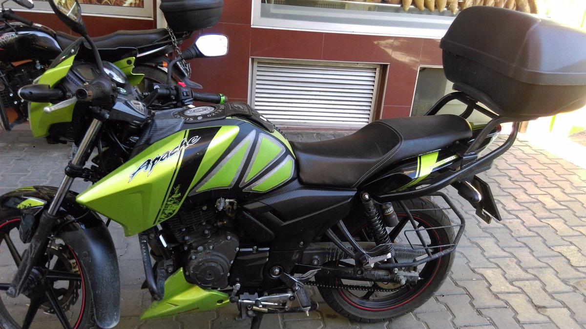 Broşür servislerinde gece geç saatlere kadar kuryecilik hizmeti ile dağıtım işi yapmaktayız.