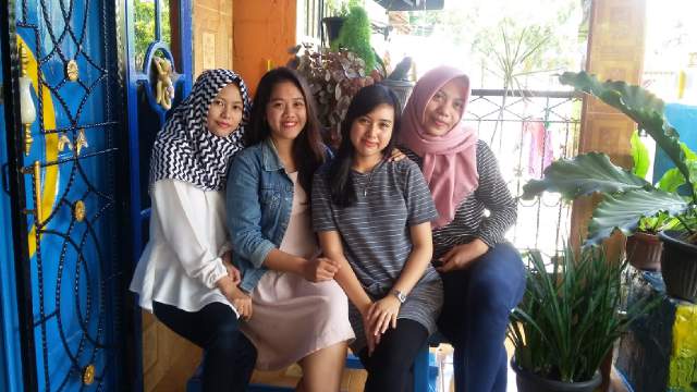 alin_lisa's tweet photo. Krna ibu2 rempong gue jd kehilangan travel, tpi thx for today chiby kuh @Devy_Dn  @ArrinyMaurer @DithaditaDitha https://t.co/V3uXcoWvZf