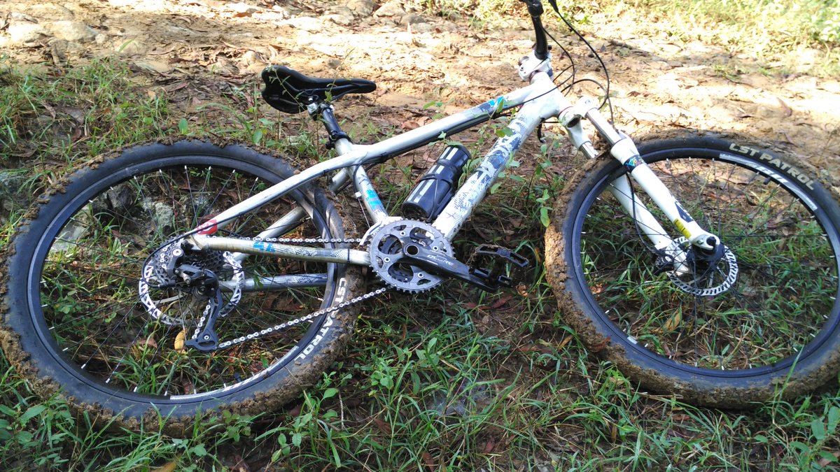 IrmansyahWidi's tweet photo. Josss kurang ganti fork :D RT"@dwi_ratmanto: Bikin donat #ghostbikes #mtblife https://t.co/p9yXry9IY5"