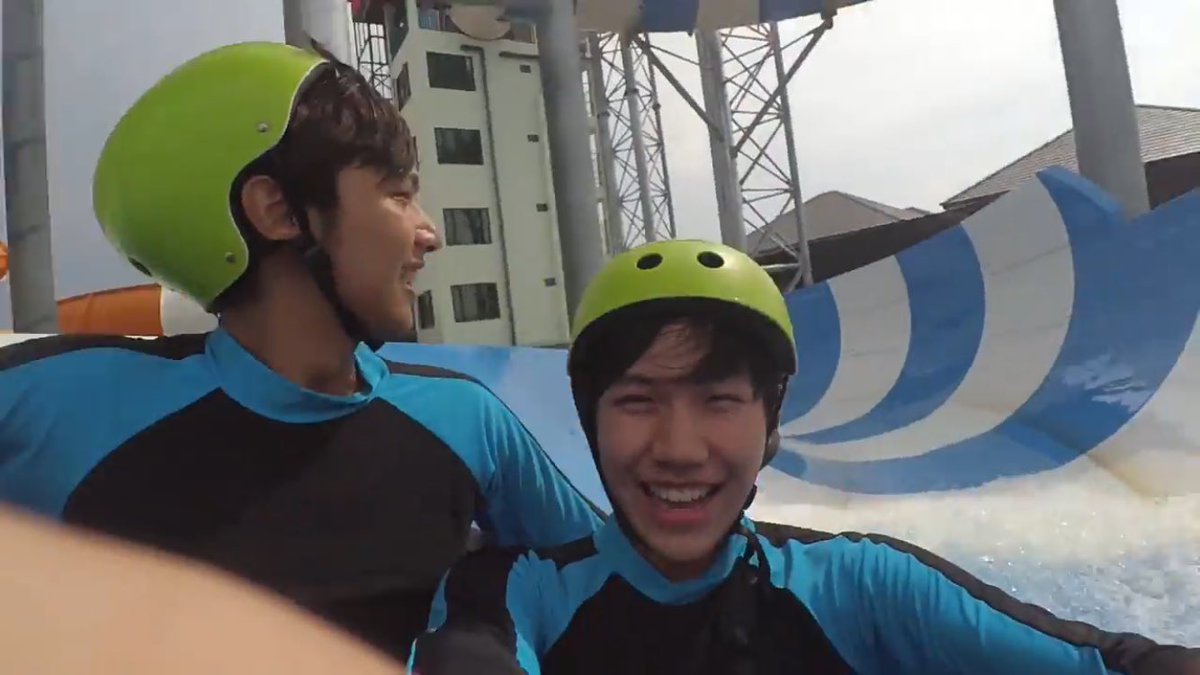 BoatkenF's tweet photo. ขอโหวตให้เป็นรูปคู่ที่ชอบมากที่สุด มีความตัลล้าคตะมุตะมิ 😍😍 #ทีมบอคอ #หมอเคน #หมอโบ๊ต https://t.co/CHxZFmssgG