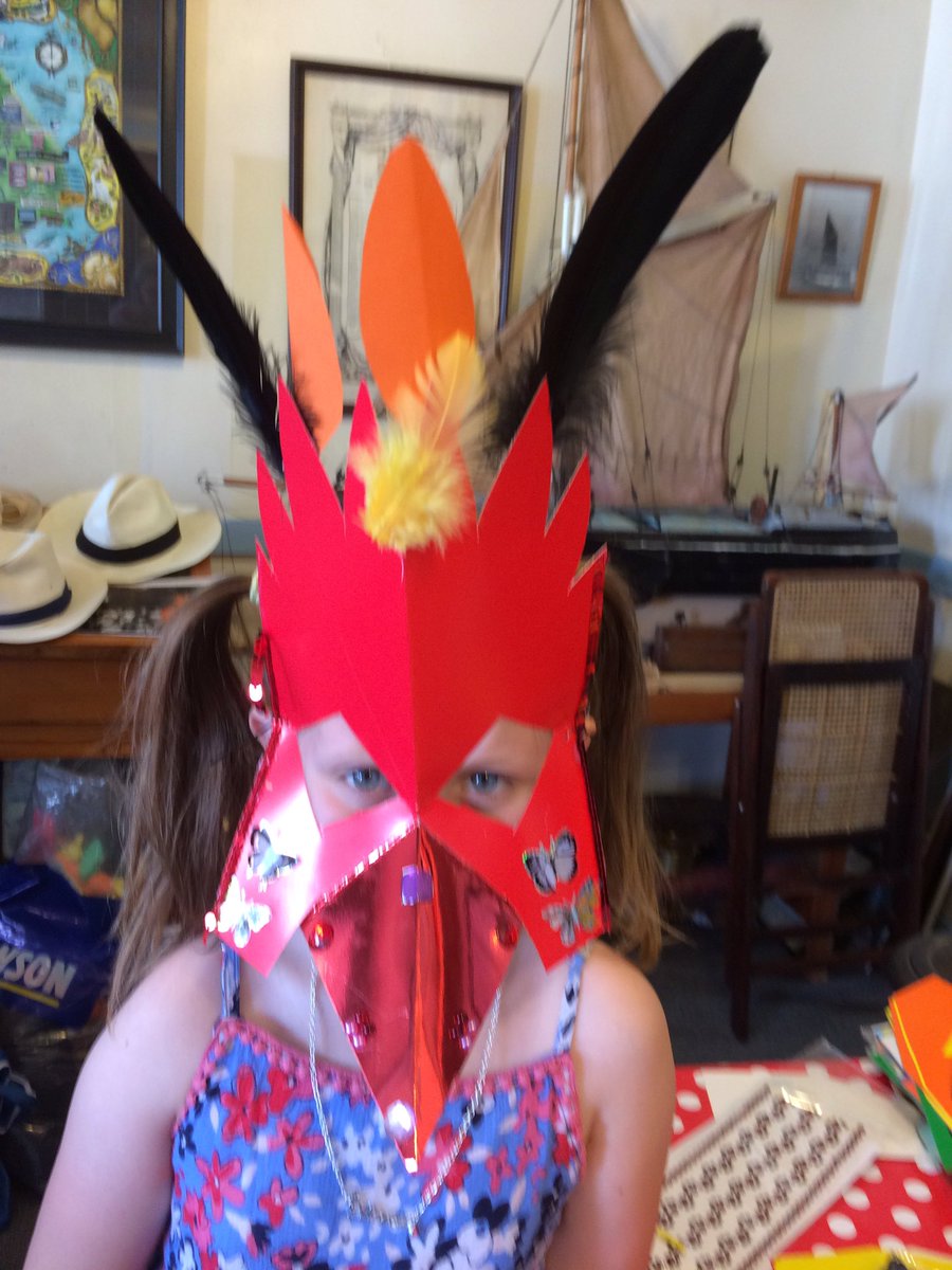 @paivseppala @sheppeylaurie <a href="/chrisonsheppey/">Chris Reed</a> Some fine bird maskmaking today for #Sheppey #Promenade parade