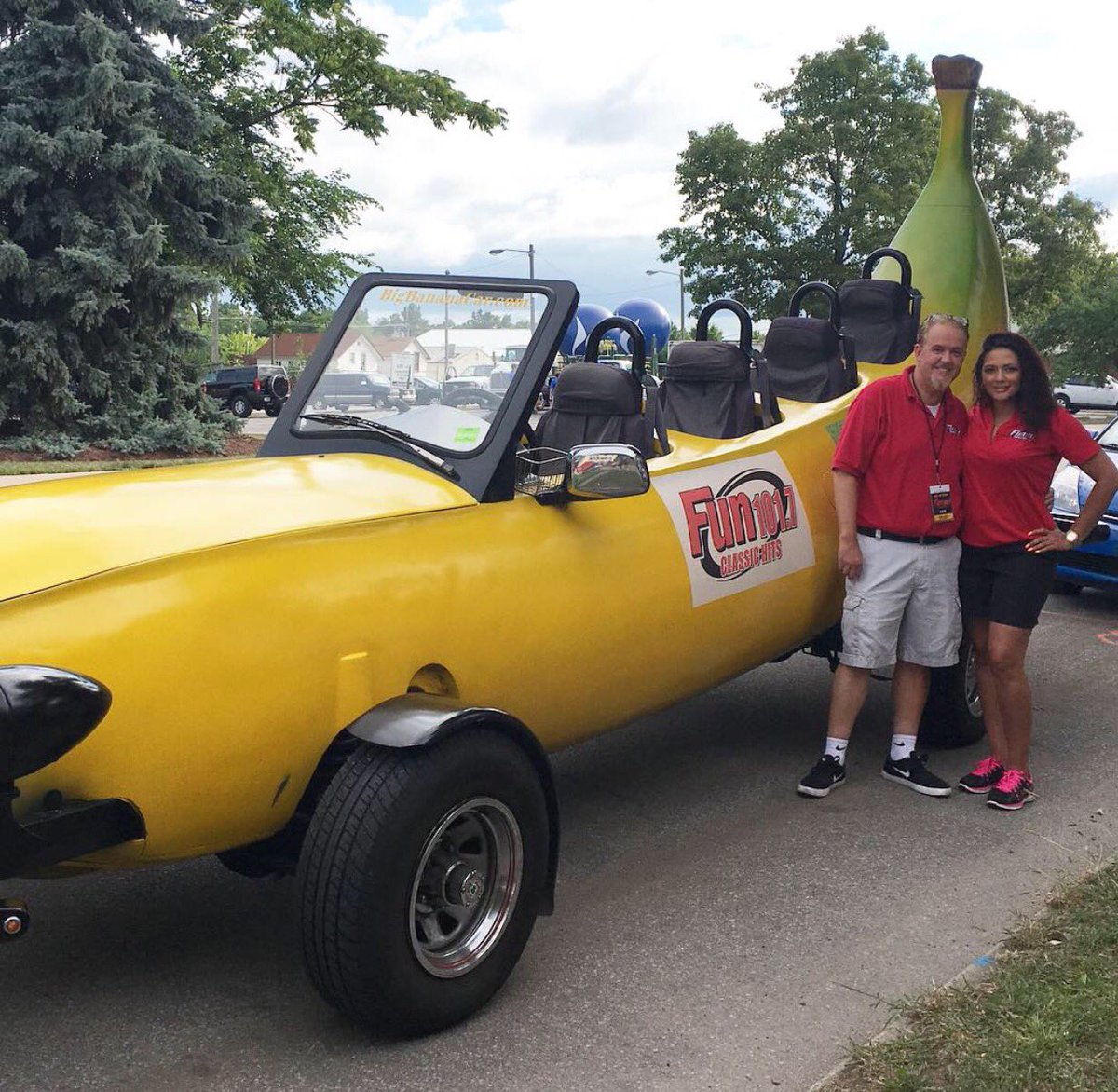 LinaJLive's tweet image. Catch us in the Three Rivers Festival today #fun101 #bananaboat #moneymonkey 🐒