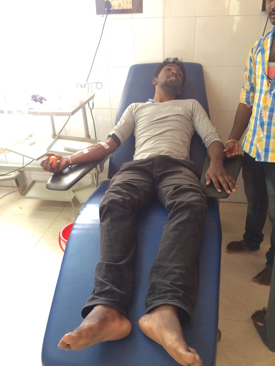 Durai_gautham's tweet photo. Happy Birthday @AshwinRob Bro💐 Today in #Theni_GH_Blood_Donated👍🏻 @Gautham_Karthik Fans club team💪🏻Birthday💗special🎉 https://t.co/iwgTSJg58a