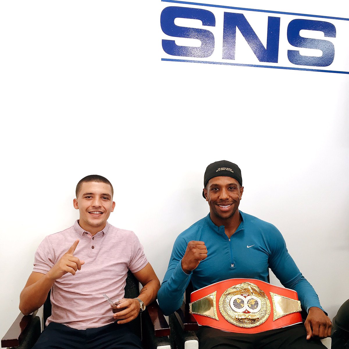 Snsupplements1's tweet photo. The champs are in the building @leeselby126 @boxerck01  #sns #sports #nutrition #supplements #boxing https://t.co/f8tzlxckyi