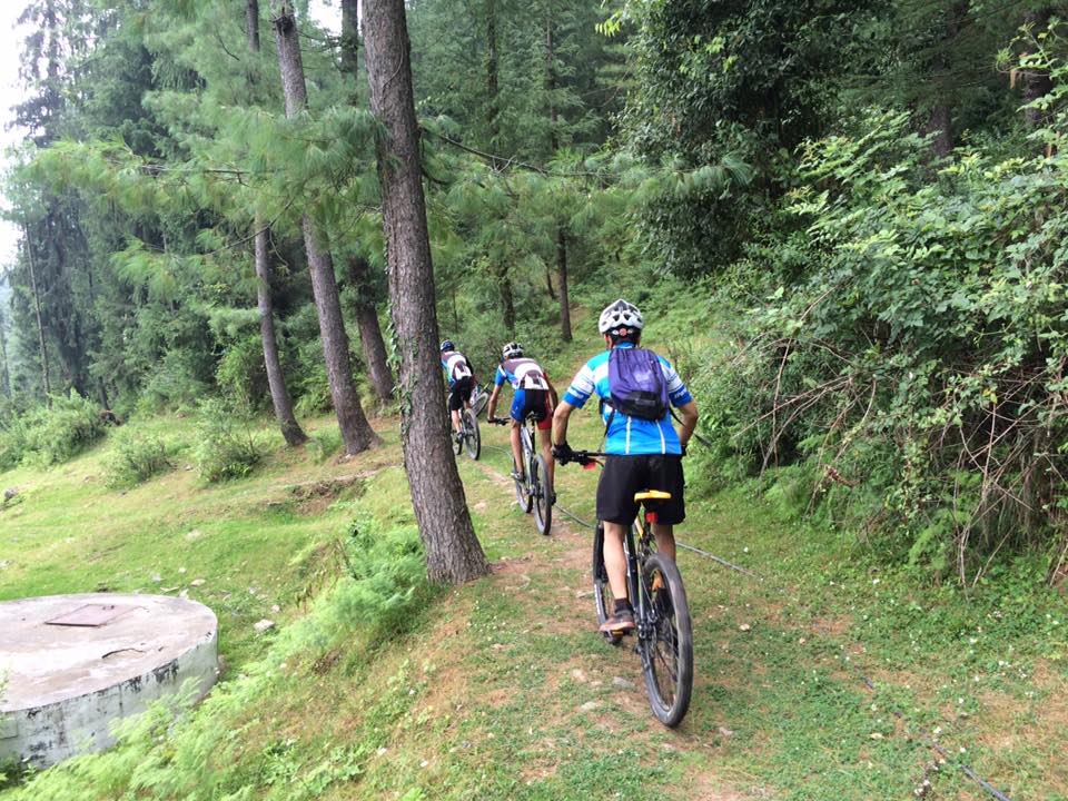 mtbhimalaya's tweet photo. #HimalayasToAlps #LastTrainingSession
A good turn out on our good luck ride. May the Alps treat us well. https://t.co/ndDftdQR9N