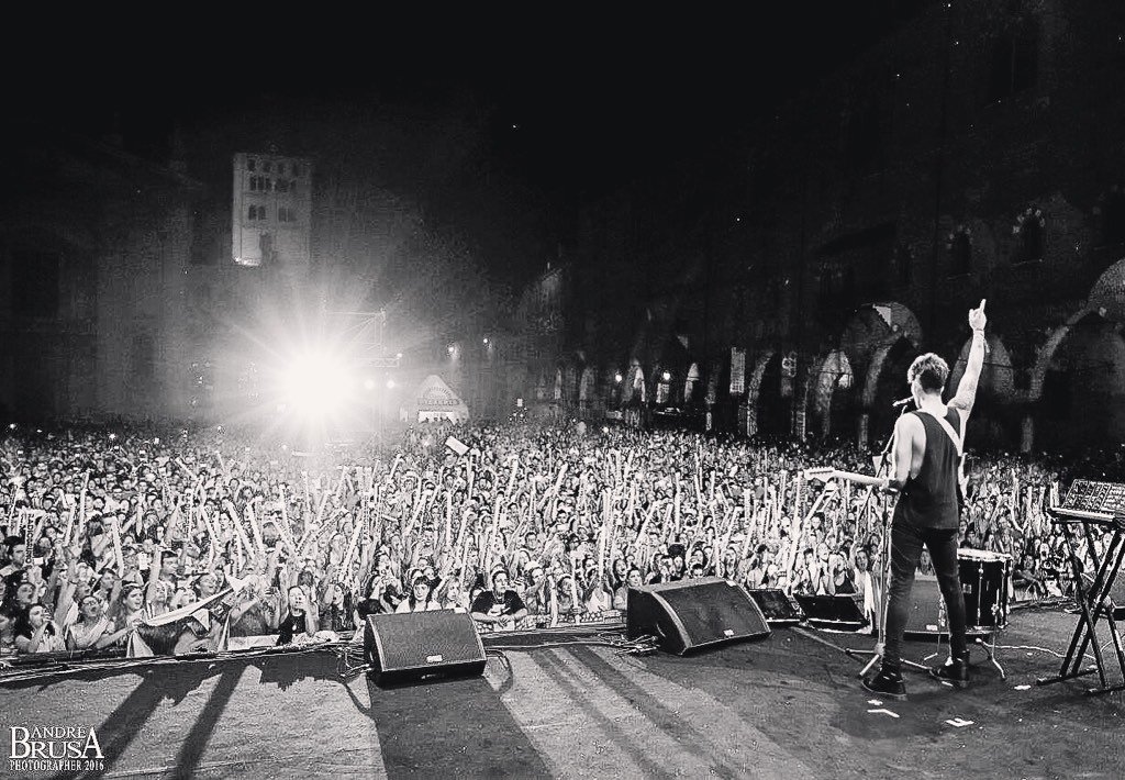 TheKolors's tweet photo. Grazie Mantova! Eravate tantissimi!!!
https://t.co/5wis0qVgyo https://t.co/im7eKrcatS