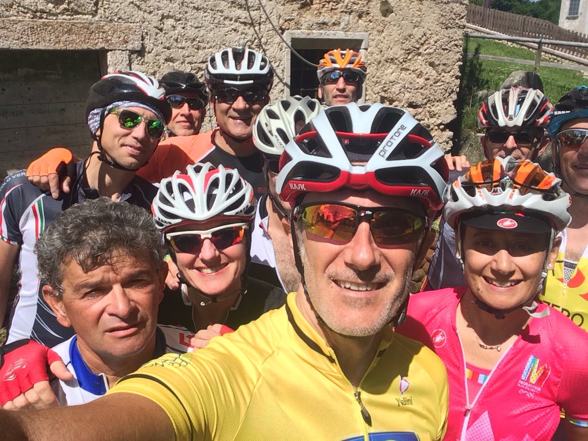 pasoave64's tweet photo. @senzabici nonostante il caldo #senzabicinonsostare #cornodaquilio #passofittanze #chegiro https://t.co/lqWLEtBooC