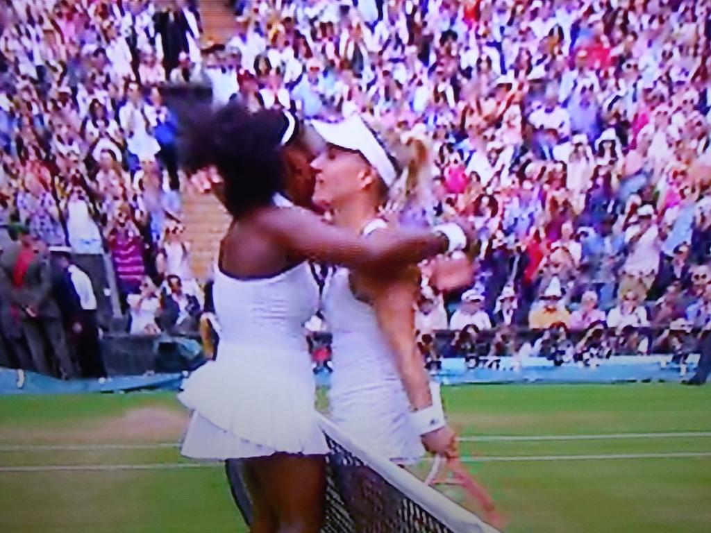 dizzyc7's tweet photo. @Morrisons #Wimbledon #Murrisons Serena being congratulated, again...... https://t.co/xDEJjad8B4