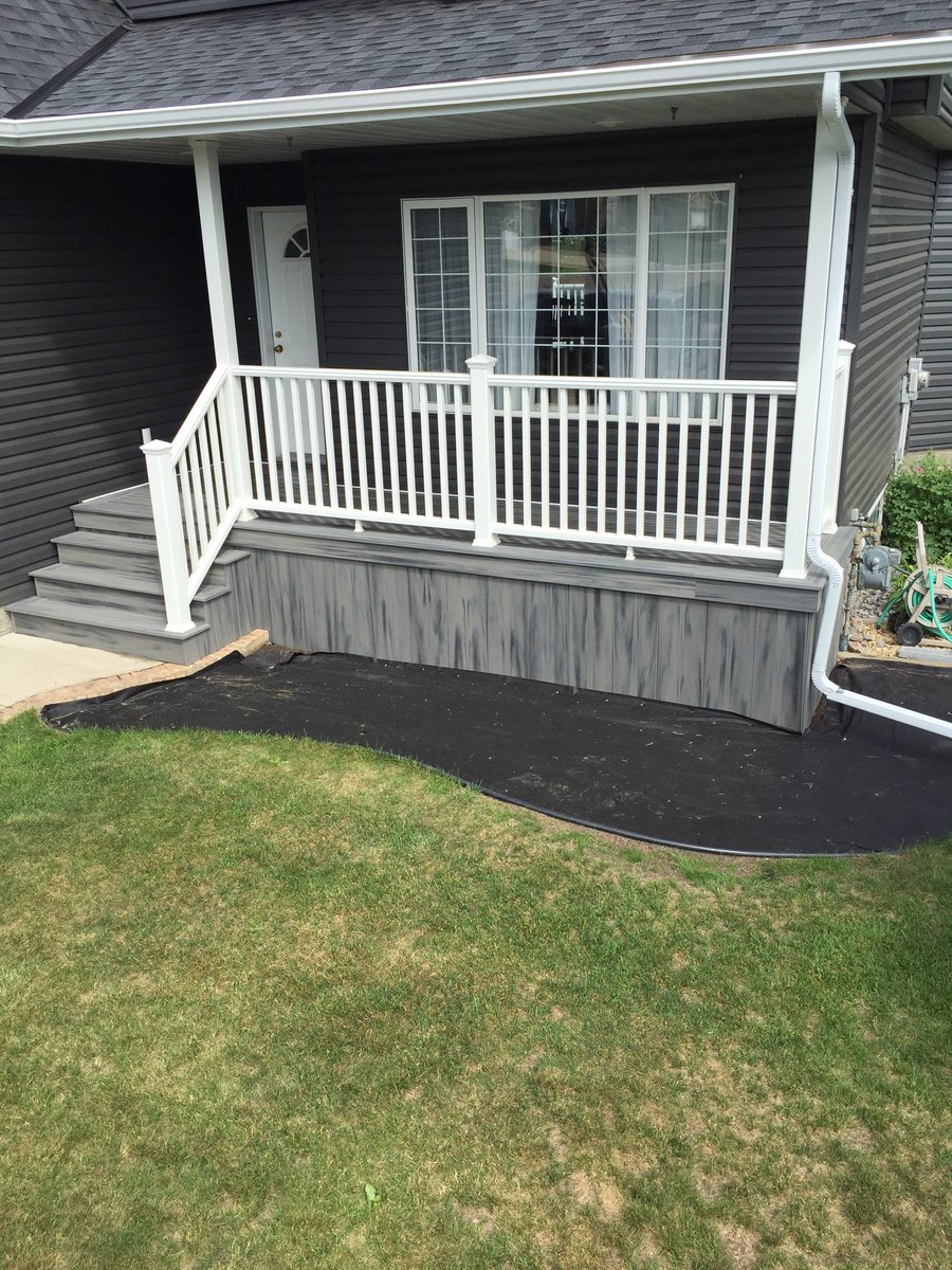 Deck completed! #islandmist #trex with classic white trex railing