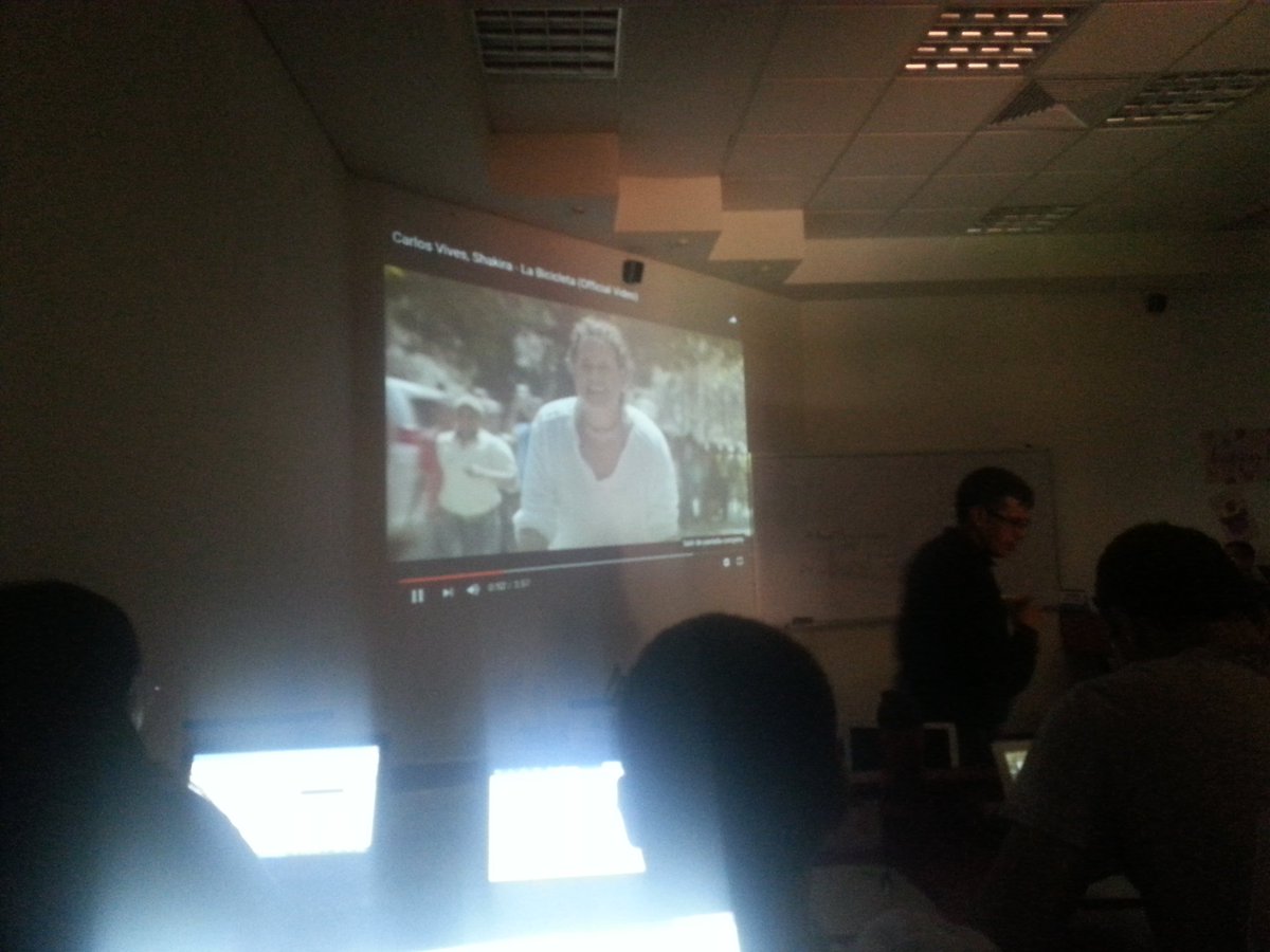 laurabiancha's tweet photo. En clase con la #labicicleta @shakira  y @carlosvives  #mbacali17 https://t.co/9llnnbkmqN