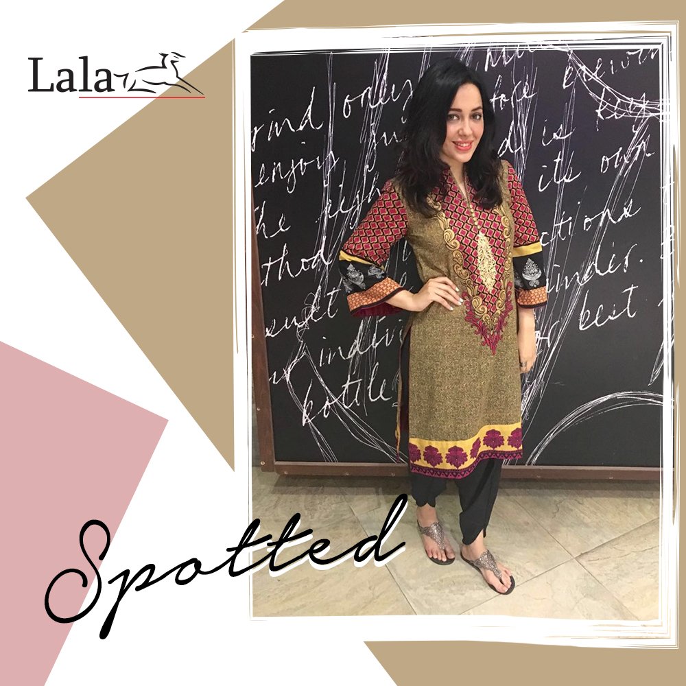 Lalatextiles's tweet photo. @Lalatextiles #ShaziaNaz style spotted in #LALA #brocadecollection outfit #stylefile #lalapeople #lalatextiles https://t.co/vrAT5uYAdA