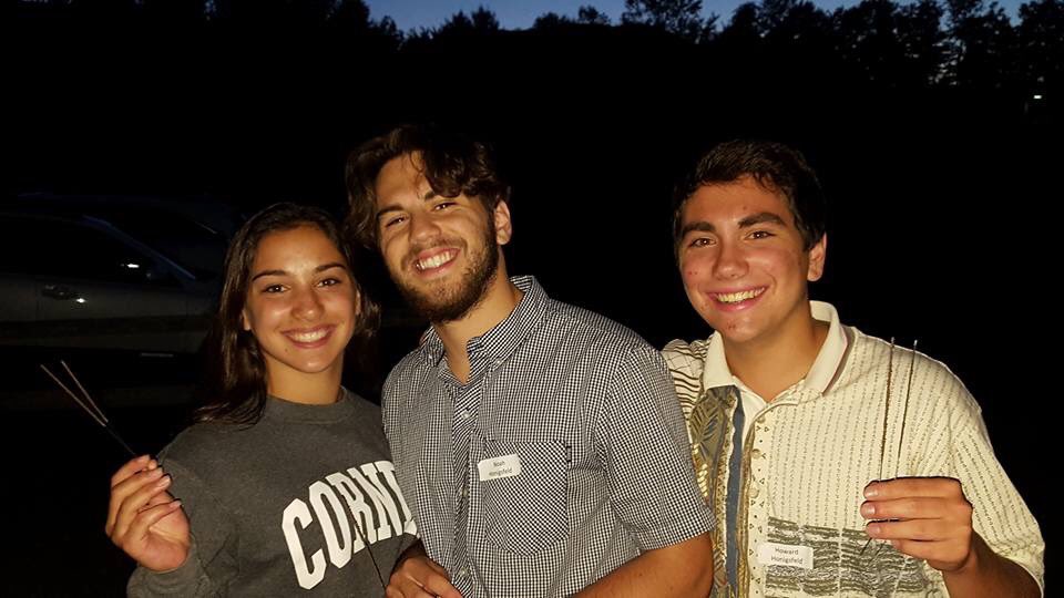 elijewheath's tweet photo. Why does it look like I'm dating my sister https://t.co/fWi2iBXGKN