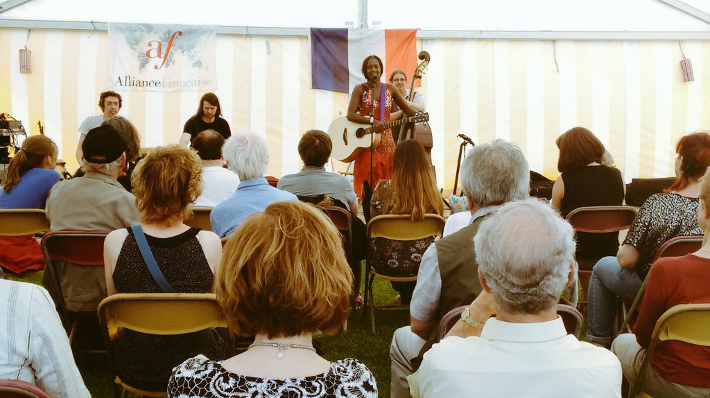 CamCityEvents's tweet photo. Claudia McKenzie & The Brady Bunch have just started up in the Alliance Francaise Marquee! #soundingfab #bigweekend https://t.co/hywsLR7UYJ