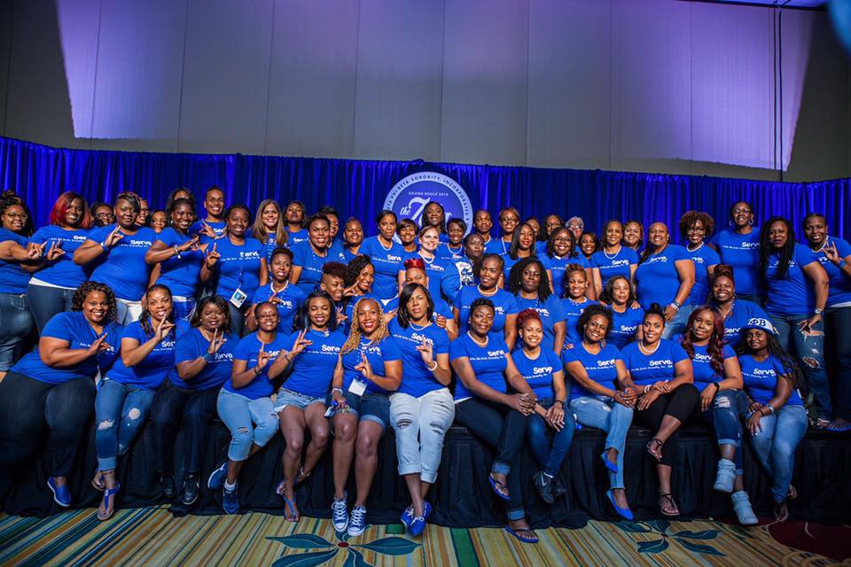 ElevateZeta's tweet photo. Sorors who support Z-BLUtique. We got together to take a picture with our Boule' tees. #ElevateZeta https://t.co/3O1mnZbQSV