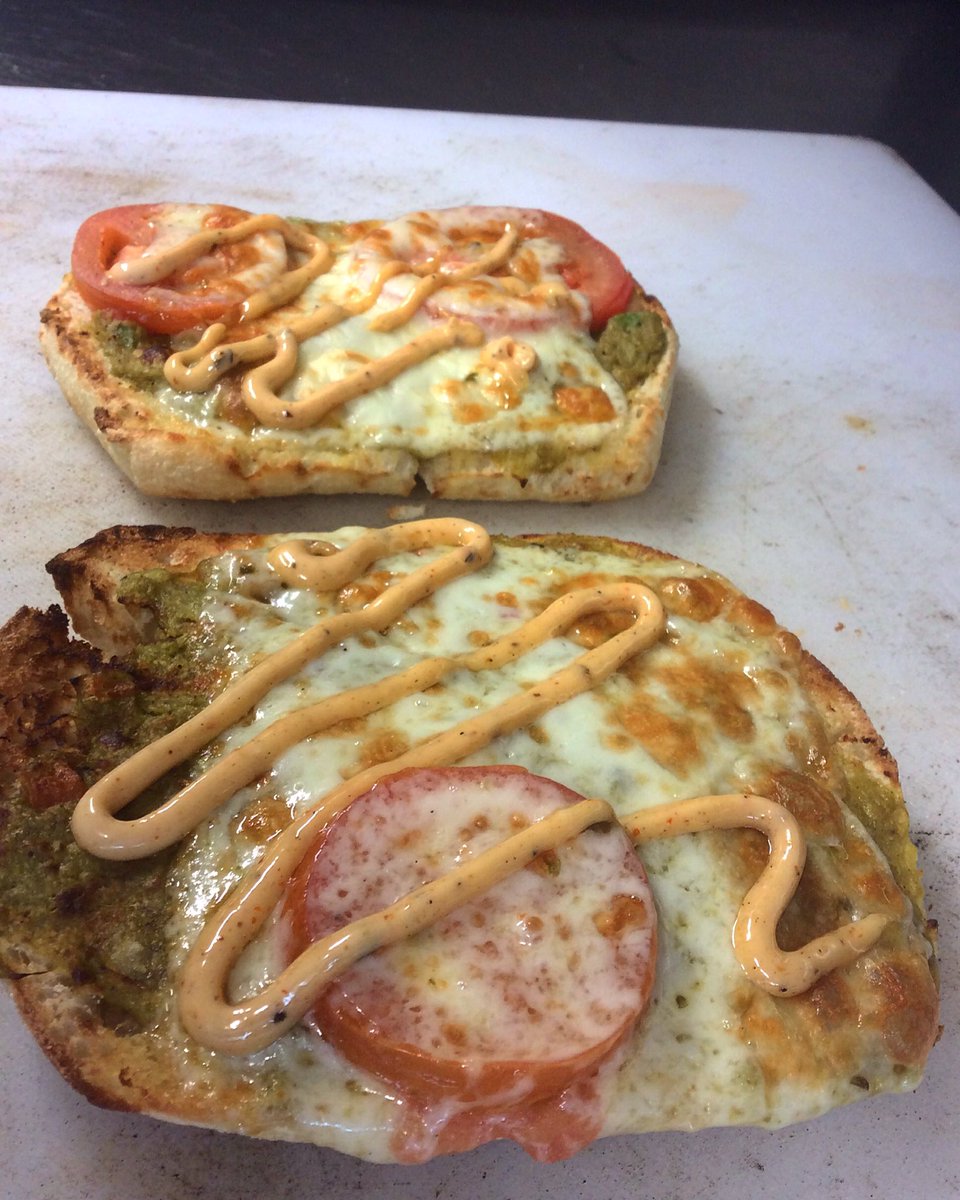 GGCTruck's tweet photo. #HeyBangor things are getting hot in Grammy's kitchen as we gear up for the #KenneyChesney concert tonight! https://t.co/ERjLZ7p4cz