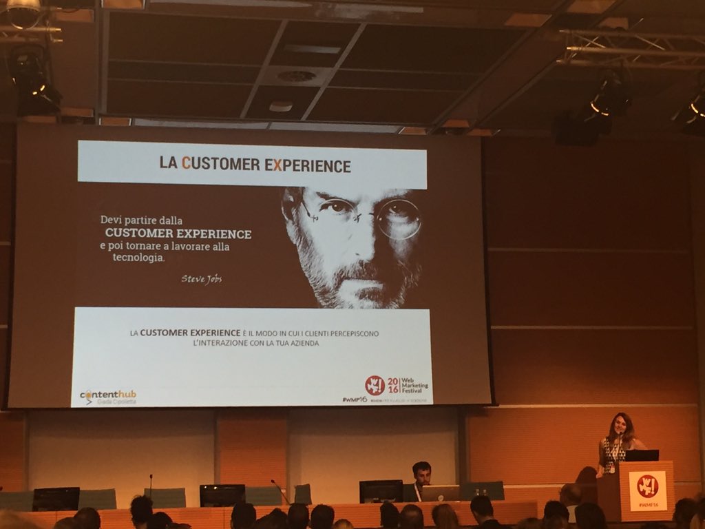 WeBoxStudio's tweet photo. "Abbiamo bisogno di fare #esperienza e anche i nostri clienti vogliono l'esperienza" @Jadosa al #wmf https://t.co/H2OobeEheQ