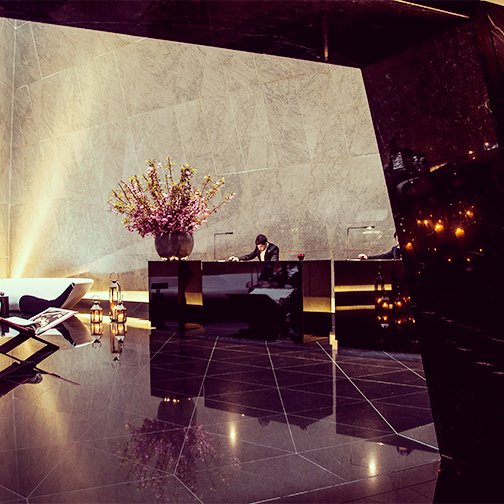 Our all new <a href="/rollsroycecars/">Rolls-Royce Motor Cars</a> package; 2 nights in a suite plus a chauffeur driven car. ow.ly/n9vC301UEs7