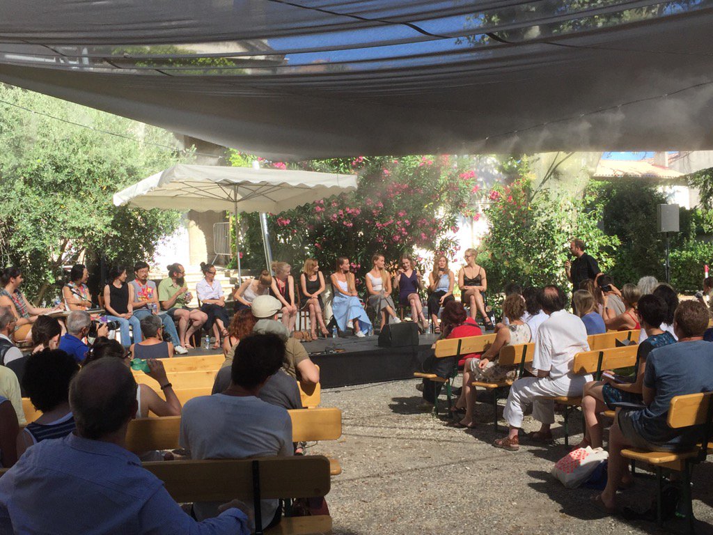 vinceclavaud's tweet photo. 1er Dialogue avec le public, animé par les Ceméa du 70ème Festival d'Avignon ! #Avignon2016 #cemea #cdjsfa https://t.co/GNJ9RhBsRL