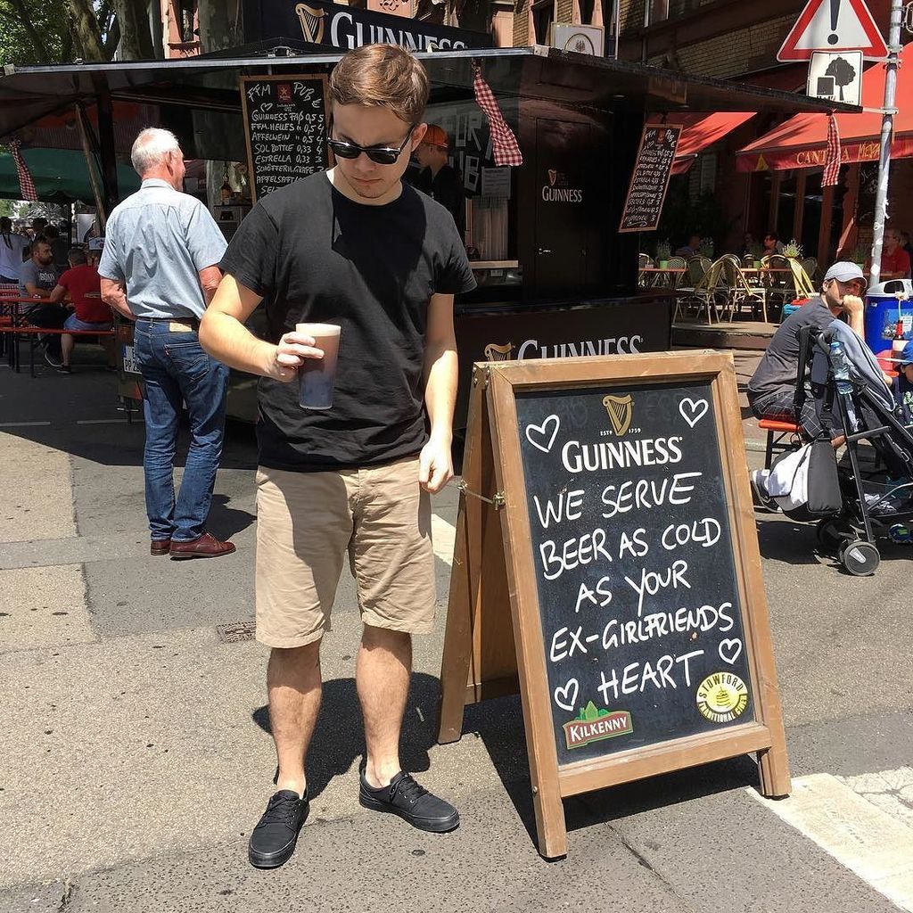 Rauldg's tweet photo. Almost frozen... #beer #bitches #cheers #alcohol #guinness #AbsolutZero #frozen #frankfurt… https://t.co/vqLsWi8oxj https://t.co/2vTuuKhRJF