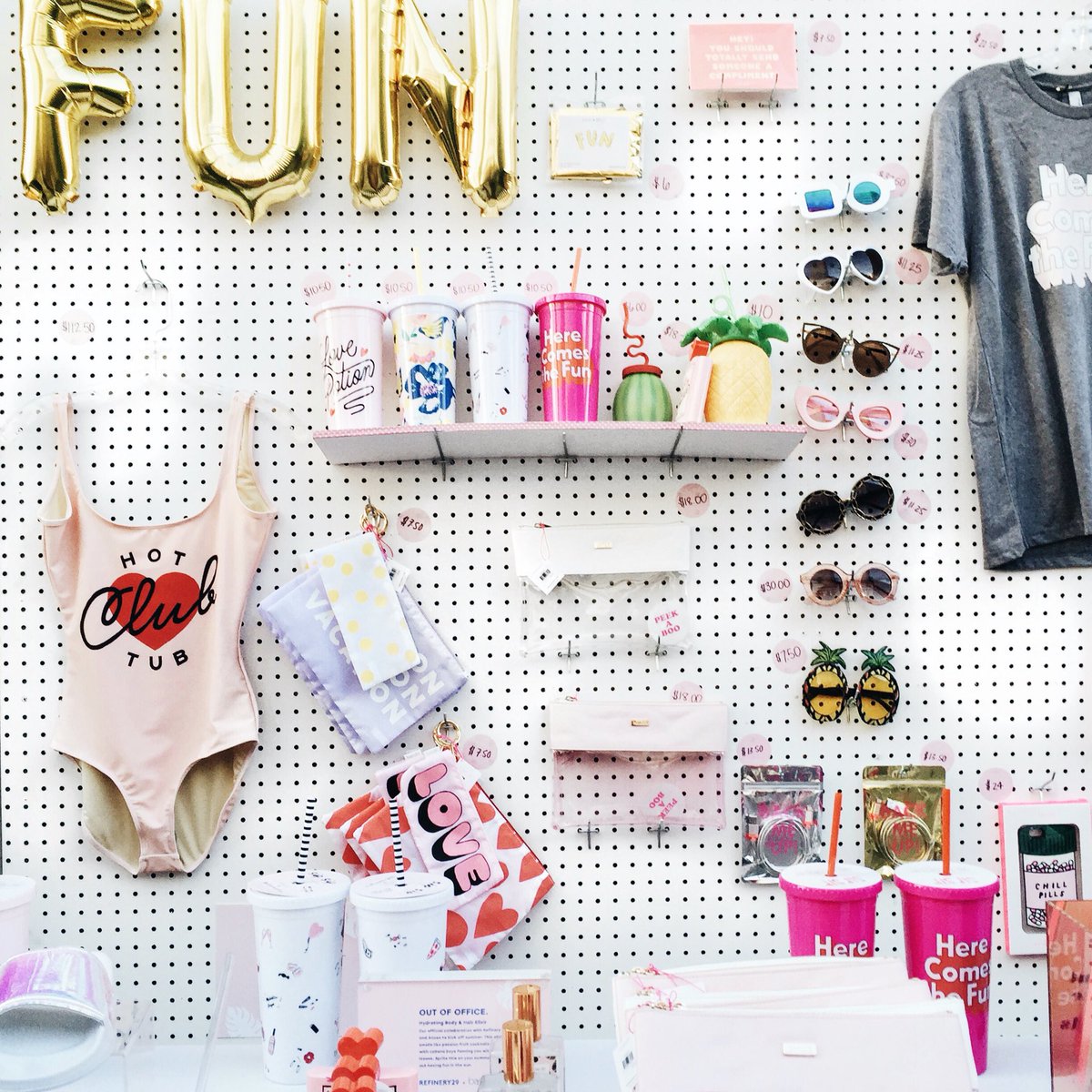 localwolves's tweet photo. We had so much fun at the @shopbando #bandopoolside party! It was so insta-worthy and cute! ππ // #WolfiePinpoint https://t.co/vxJ8S2hi5B