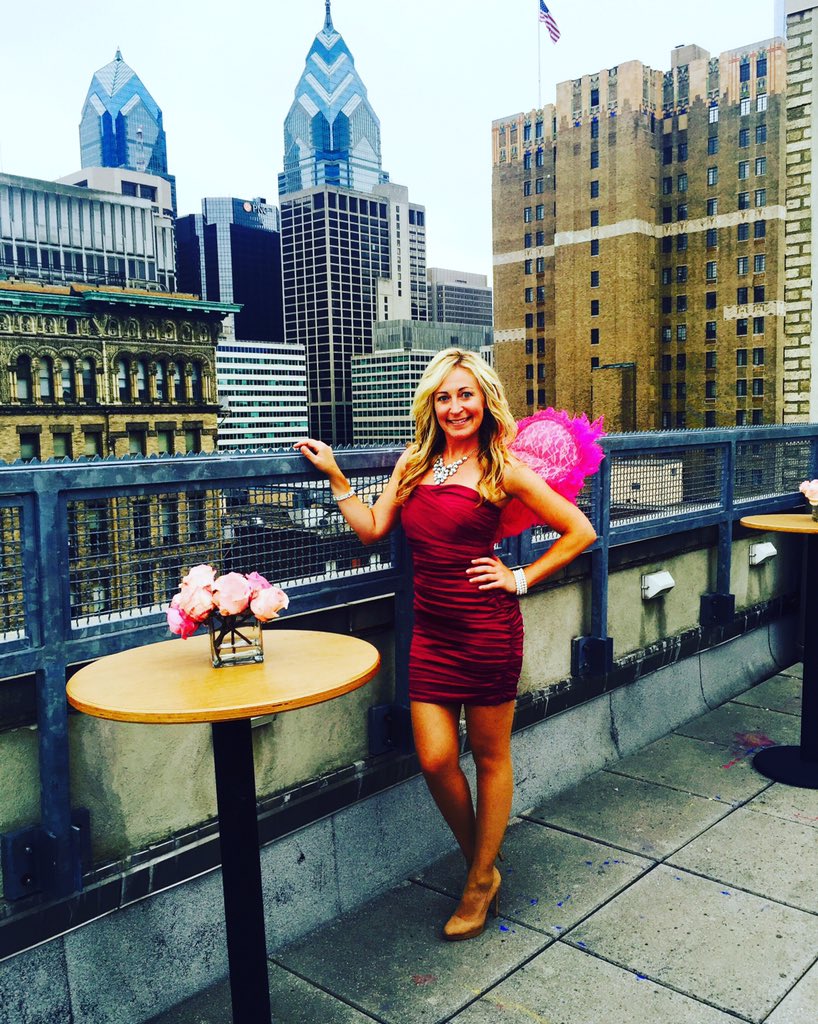 DeeJayShelly's tweet photo. Getting ready to #DJ a #PinkParty #rooftop #philadelphia #pinkwings #getSHELLShocked https://t.co/At803f1DOA