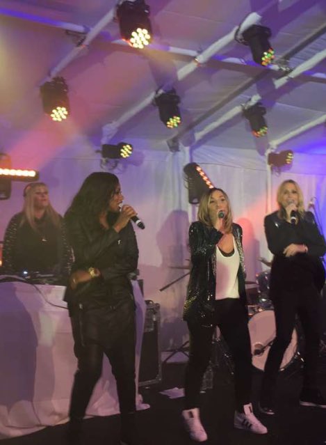 DoveOutdoor's tweet photo. Wow we did it amazing night #eddiestobartball well done team 💪🏻 https://t.co/e9grp8ih9X
