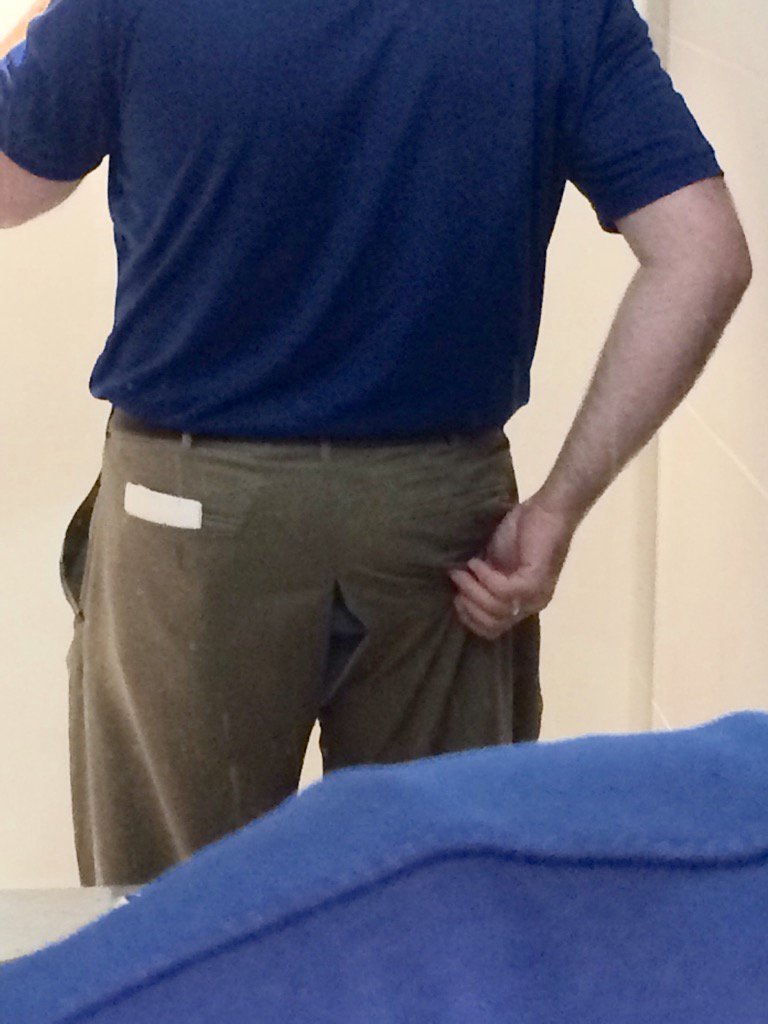 ShaneJSutton's tweet photo. #wardrobemalfunction https://t.co/kAGkWssTm7