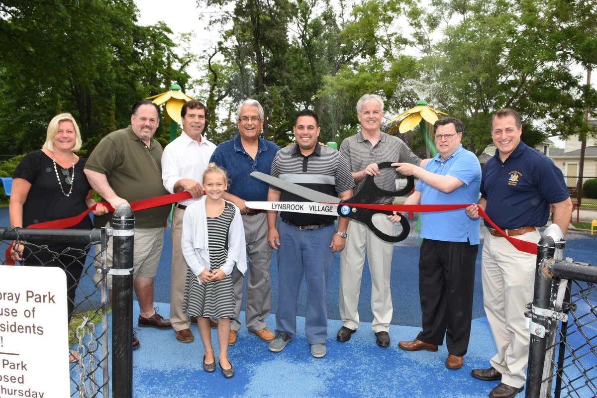 <a href="/AnthonyJSantino/">Anthony J. Santino</a> &amp; I cut the ribbon on a new splash park in #LynbrookNY built w/ a grant from <a href="/BrianCurranNY/">Brian Curran</a>!