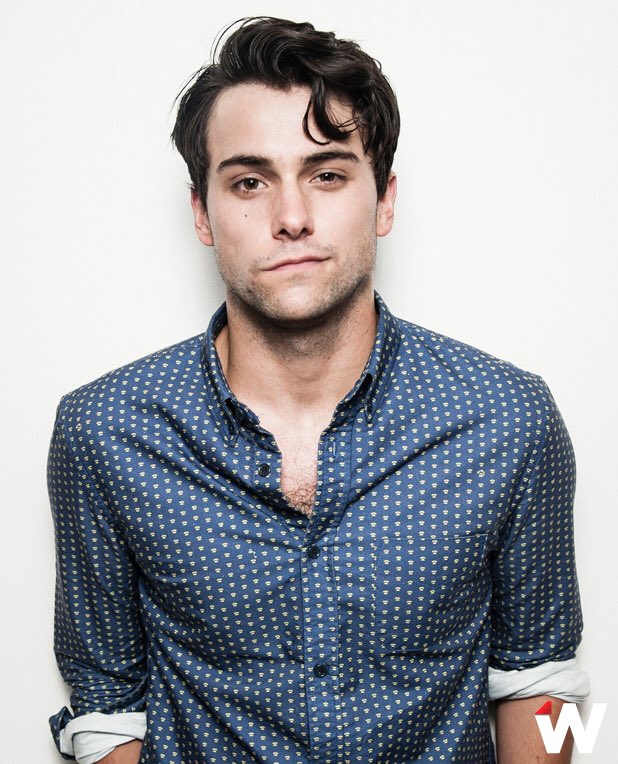RpgCRV_'s tweet photo. - Jack Falahee
- Milo Turney
- 21 ans
- @MiloRPGCRV https://t.co/ayzDcJrVPU