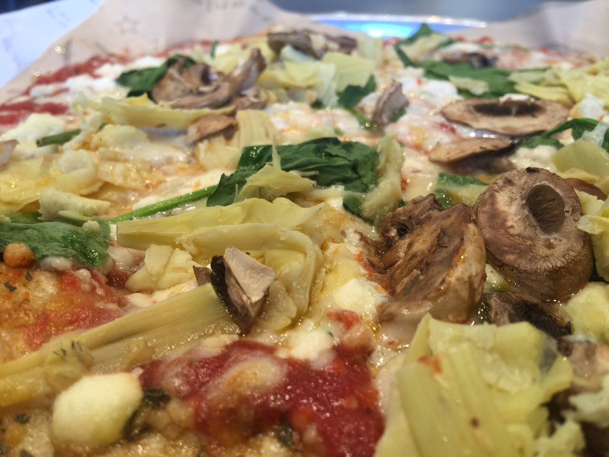 MOFinancial's tweet photo. After an awesome day with all the kids @CaryCoaching & @MrClutch_83, the #ColorworldKids & I hit up @pieology! #CWBT https://t.co/pHLkvuBMt8