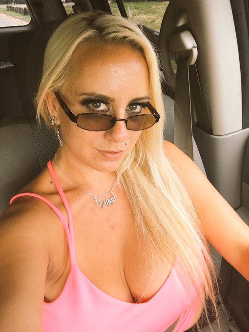 Now off to run errands and then to Daytona!!! https://t.co/S6lNZu4v1N<a href="/tag/friskyfriday"class="tags"><span>#friskyfriday</span></a>