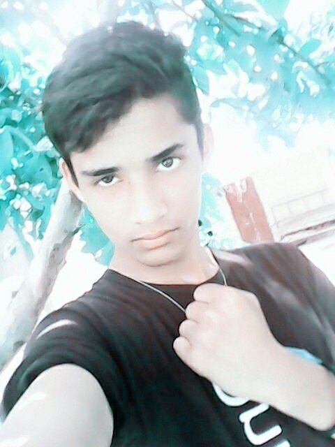 Krishfun2sh's tweet photo. @KrishnaLunatic me....  i m not less then #ROMANreing......... because i deserve it..... https://t.co/i7wBSWeDVW