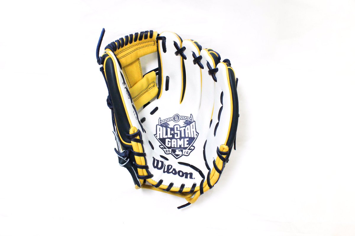 Padres's tweet photo. In the spirit of All-Star Week, we're giving away TWO of these #ASG gloves from @wilsonballglove! 😁🌟

RT to enter 👍🏼 https://t.co/8rKjIweHsB