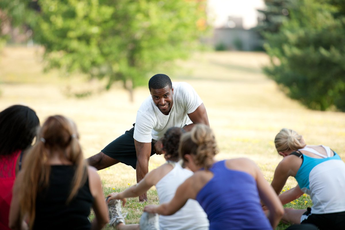ParticipACTION's tweet photo. What's the right dose of exercise for a longer life? Find out: https://t.co/UYYc72KV1C https://t.co/NXVLNUwfkk