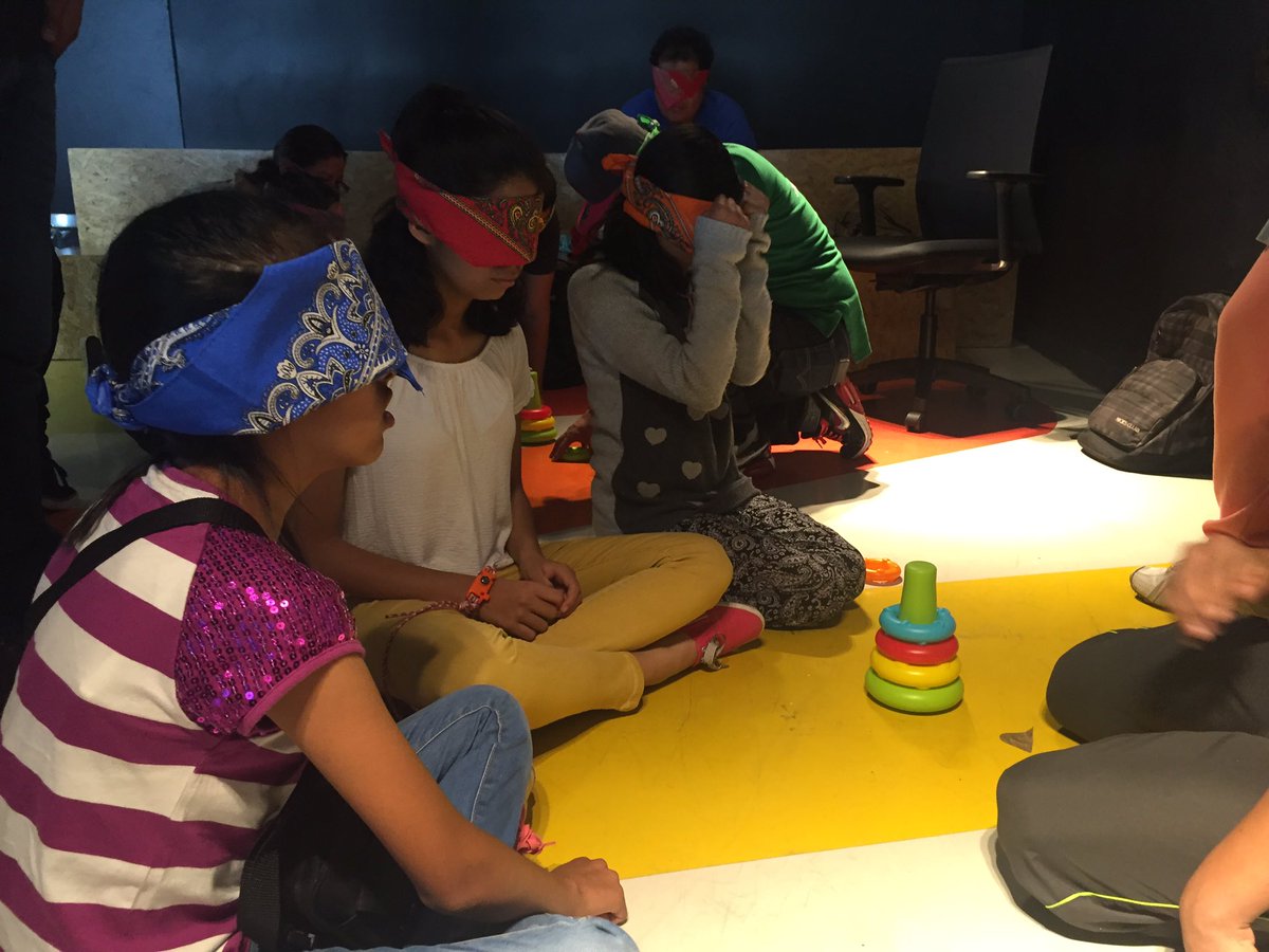 DeKidsMx's tweet image. José Contla con una dinámica sobre liderazgo para los pequeños y sus papás  #hackids @WayraMexico