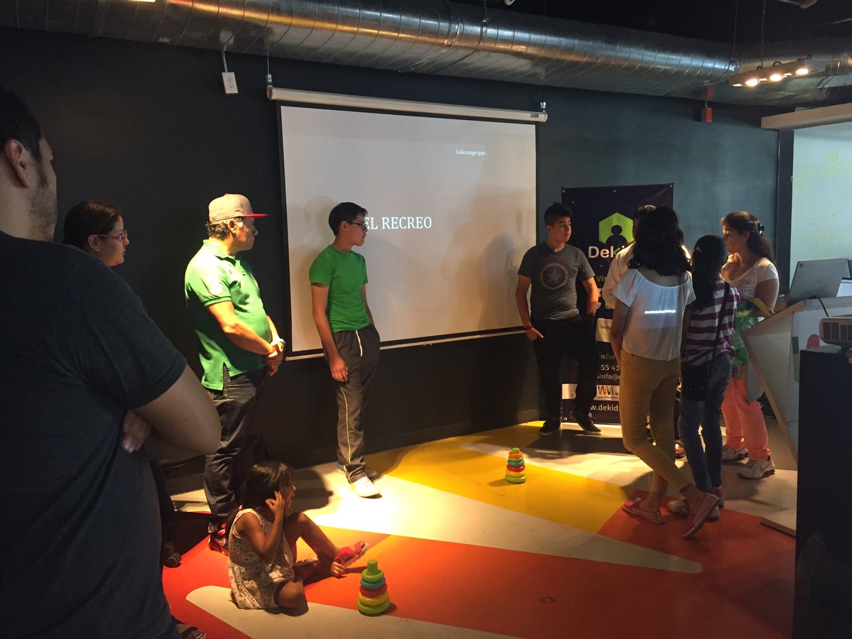 DeKidsMx's tweet image. José Contla con una dinámica sobre liderazgo para los pequeños y sus papás  #hackids @WayraMexico