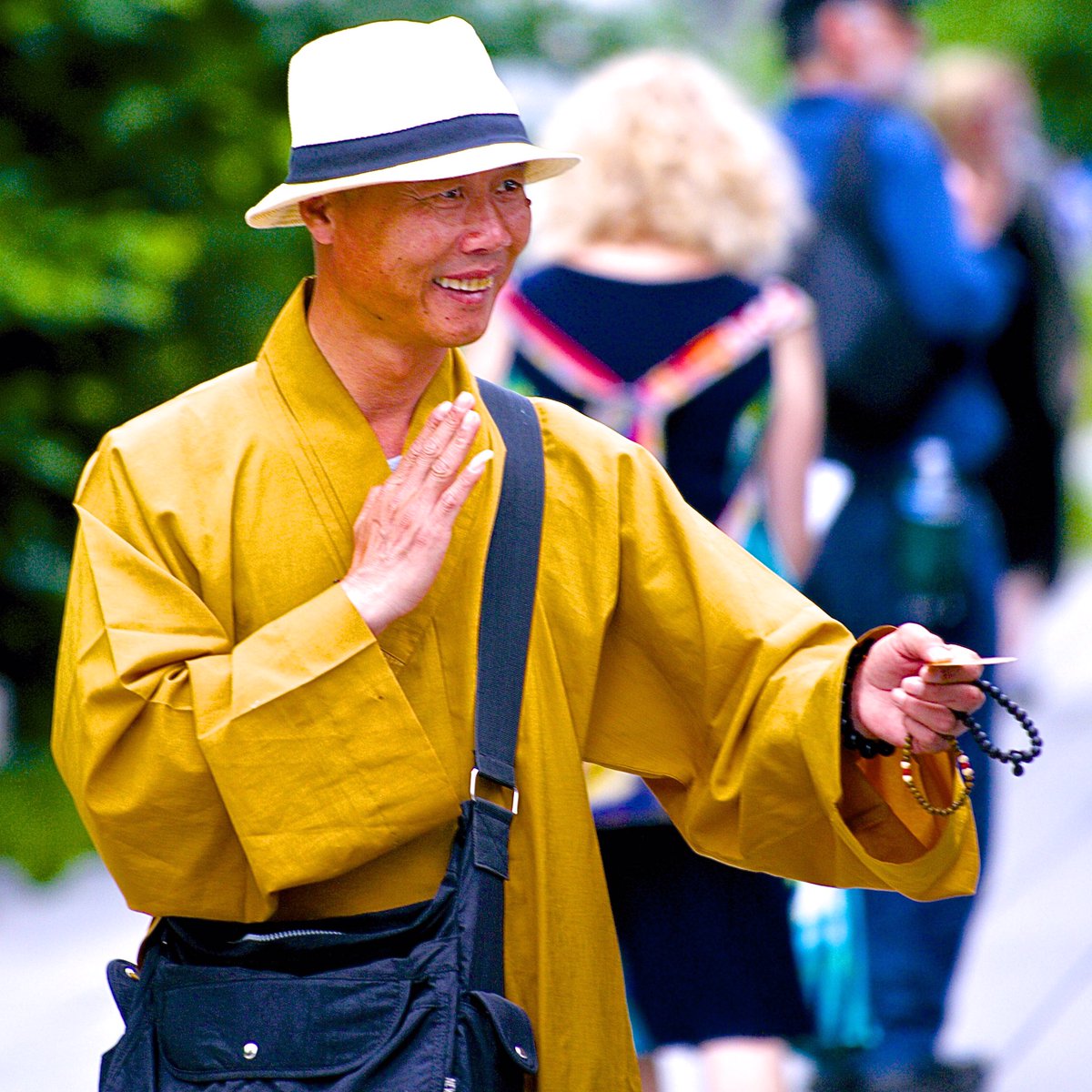 DavidGoodmanPix's tweet image. #FakeMonk #Panhandler #TheHighLine #StreetPhotography #DavidGoodmanPhotos #NYC #Art #Photography #Photographer