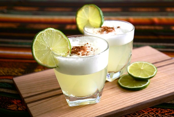 TITICACAFORYOU's tweet photo. Enjoy the saturday! #happyweekend Peru see and test our flagship drink!#PiscoSour #Peru #FelizSabado #TiticacaForYou https://t.co/UsKcXh4YWJ
