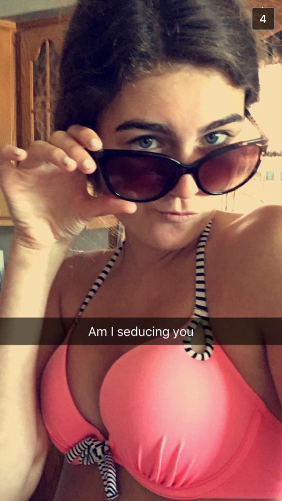 stopmelissa2k15's tweet photo. Well am I? https://t.co/vYemOmPKfm