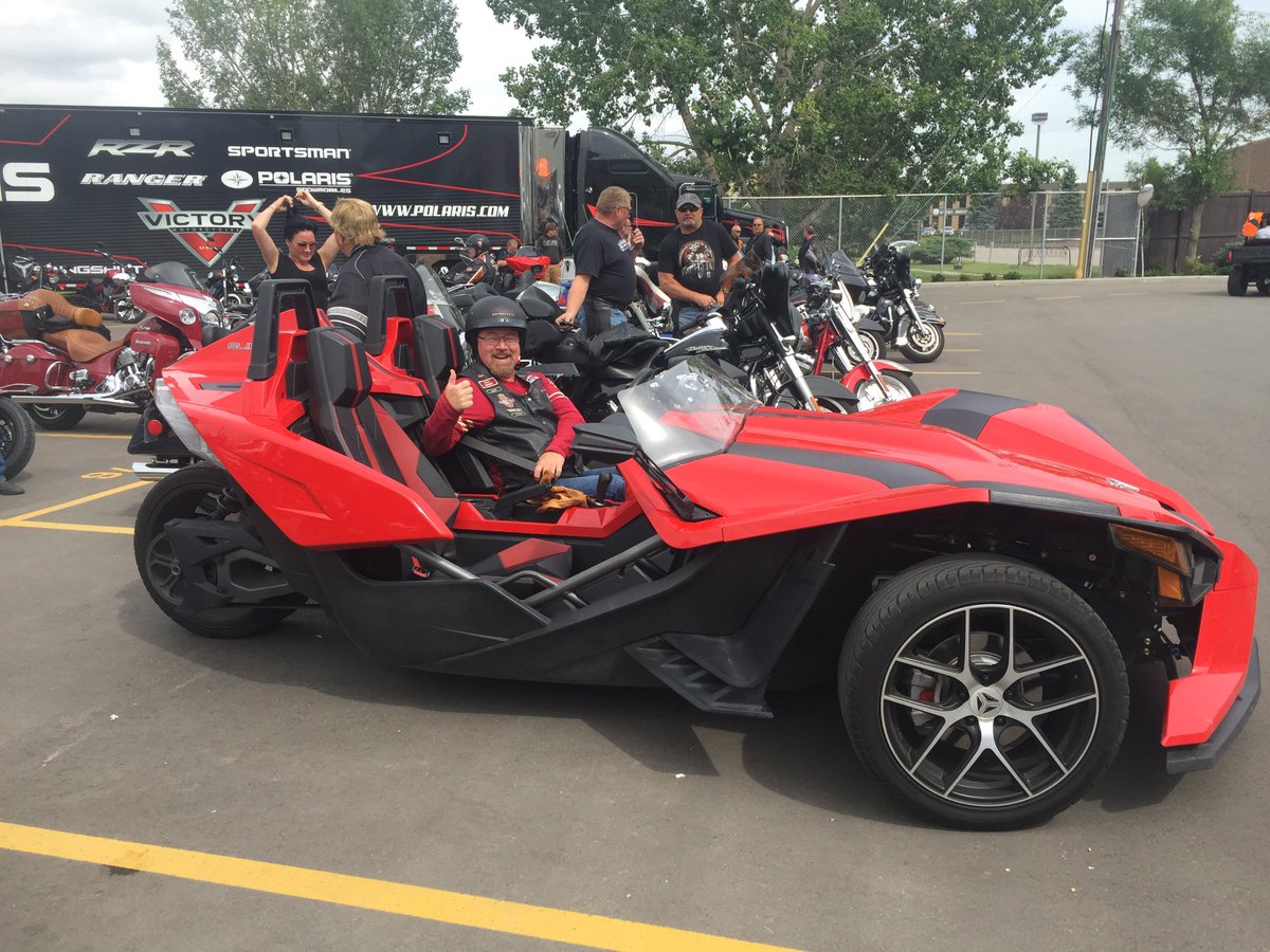 CJAY92's tweet photo. Slingshot and Spolumbos! Here at @cwCalagary. ~Reap @ridestopngo https://t.co/OsGgFzFJyQ