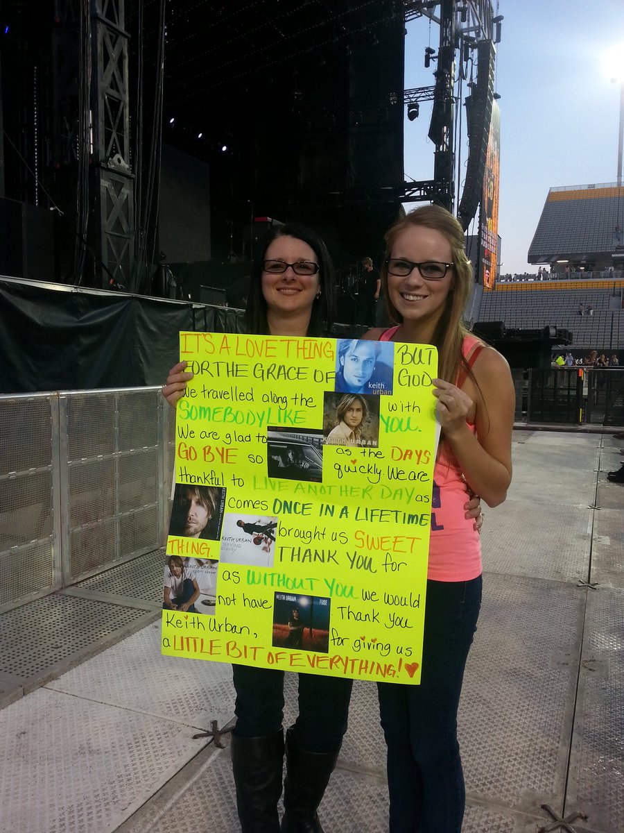 DrakeDebbi's tweet photo. @KeithUrban can't wait to you tonight! Our 10th time. Made U a tshirt when you played in Hamilton! Hope u got it! https://t.co/sypDQ7SCHI