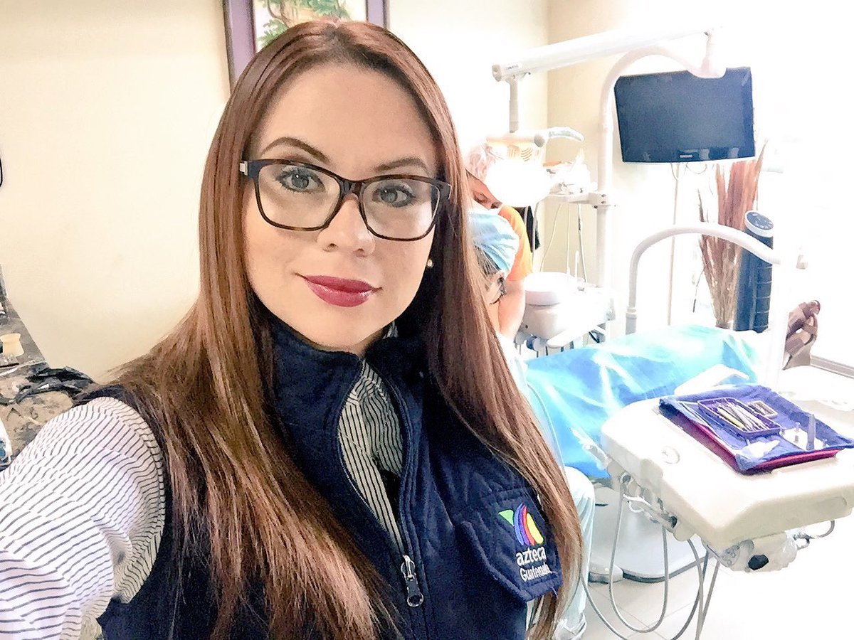 susanamorazan's tweet photo. Feliz sábado 🙂🙂🎥🎥 una sonrisa para ustedes mientras trabajamos con Luis @AztecaGuate @DentisGuatemala https://t.co/wn6JYZgrI8