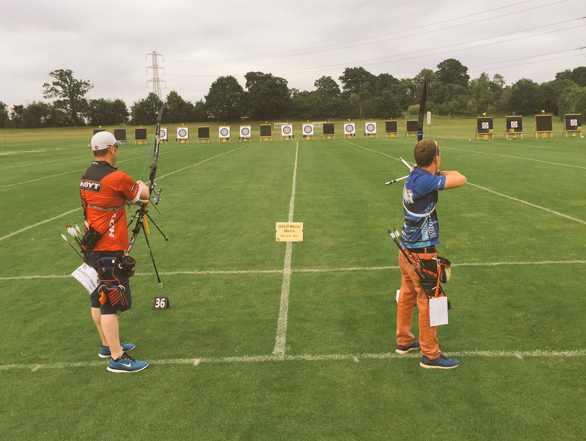 <a href="/archerygb/">Archery GB</a> men's recurve gold final <a href="/sjbarby/">Stuart Barby</a> v @archerykieran #agbseries2016