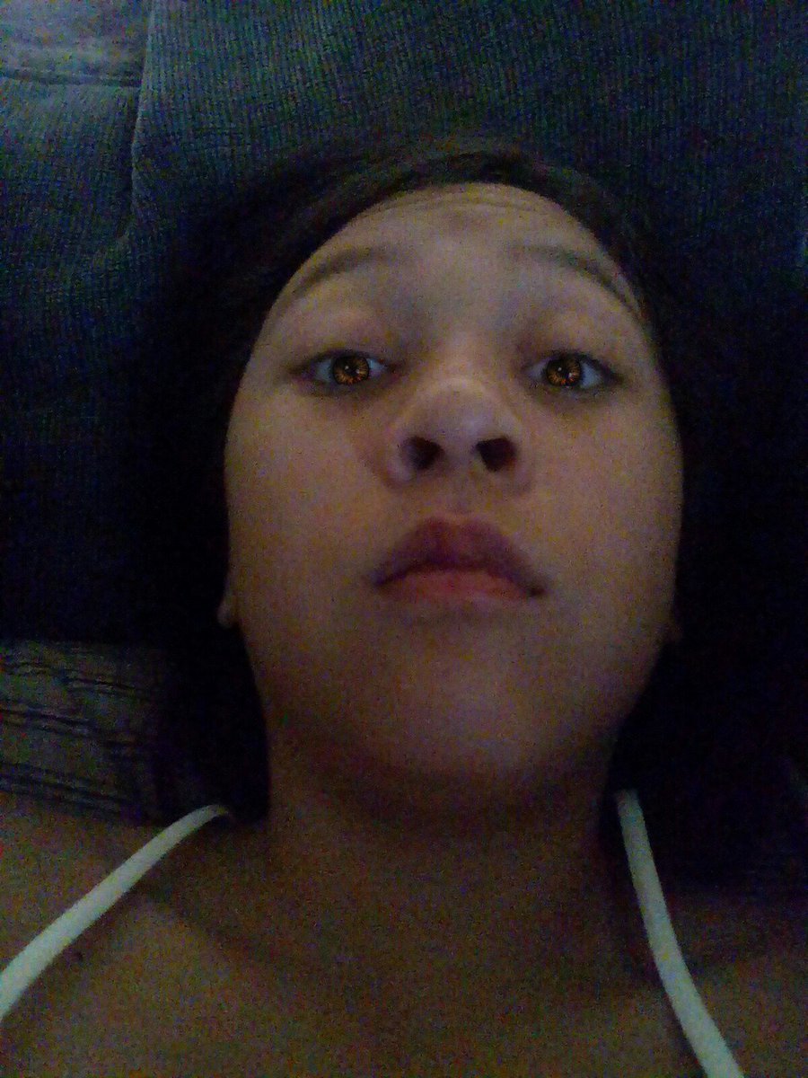 GoofyJellycakes's tweet photo. What the fluff is happening with my eyes! My eye color is brown!! https://t.co/jPp2dsR2ct