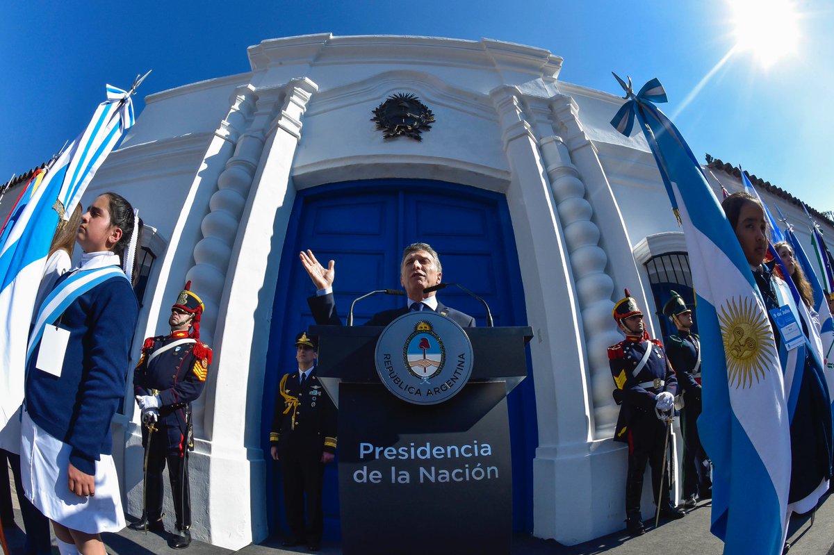 SomosPro_'s tweet photo. "Cada día estoy más convencido de que vamos rumbo a un increíble futuro" #FelizDiaDeLaPatria #FelizIndependencia https://t.co/ns3IbUu7sp